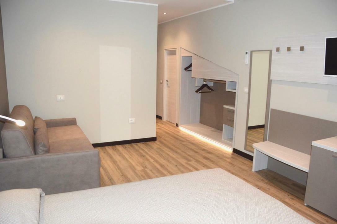 Hotel Regent - In Pieno Centro 산베네데토델트론토 외부 사진