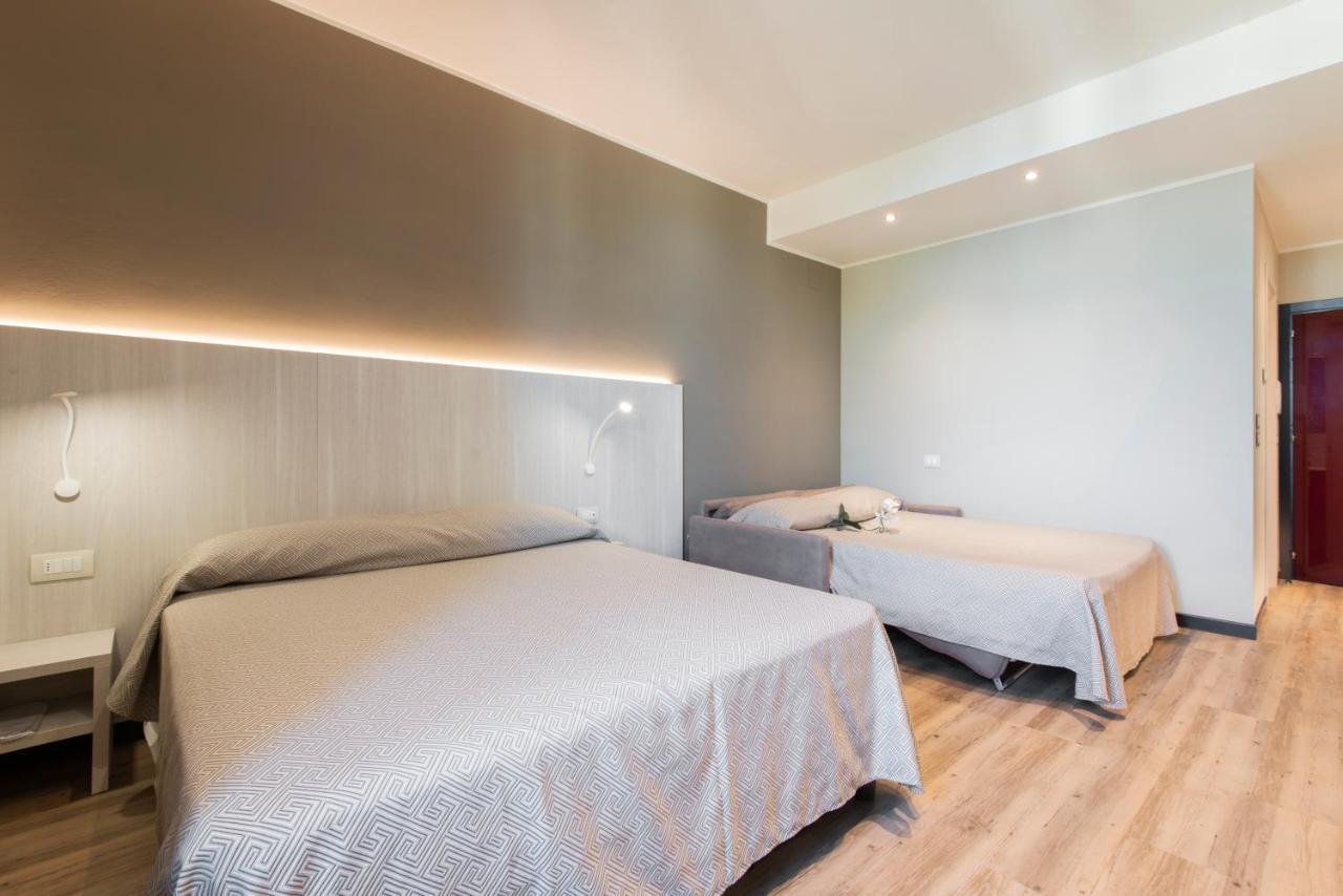 Hotel Regent - In Pieno Centro 산베네데토델트론토 외부 사진
